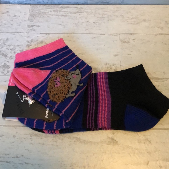 Harvey the Hedgehog Small Ceramic Planter Pot Decor & 2 Pairs of Socks Gift Set - Picture 12 of 14